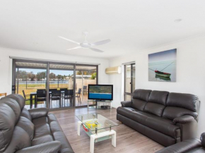 18 Rest Point, Tuncurry
